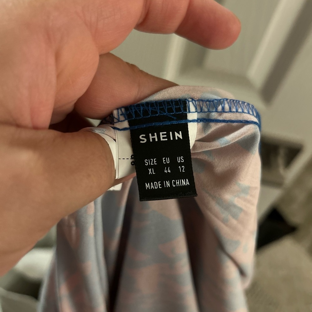 SHEIN Multicolor Patterned Fabric - Picture 3 of 3